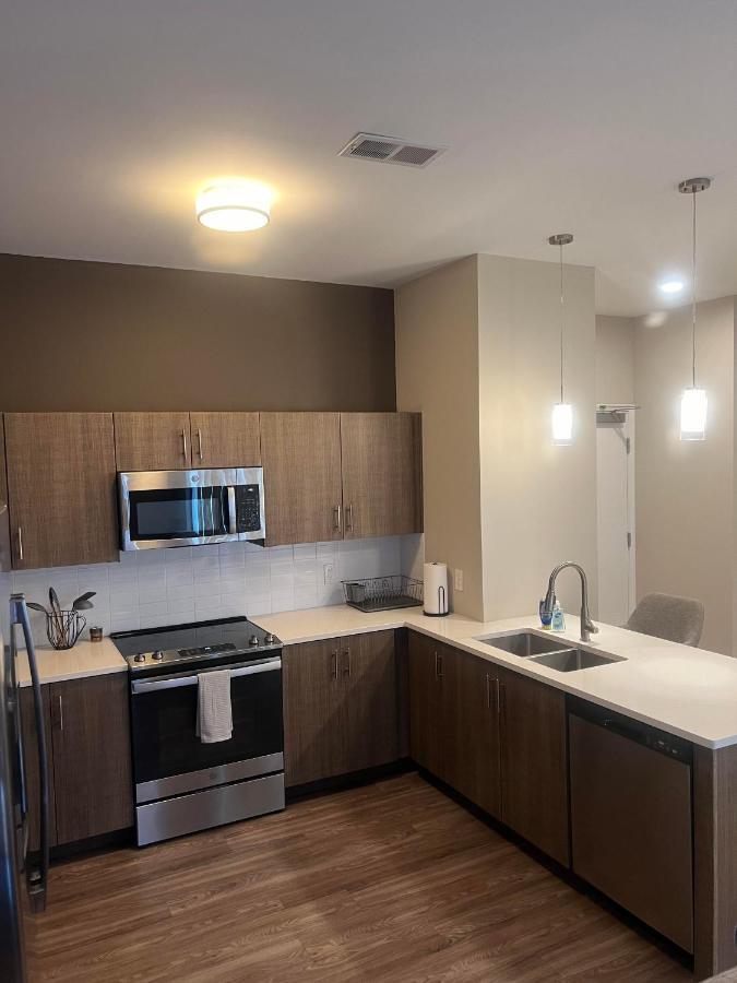 End Of Summer Deals!! Modern 2 Bed 1 Bedroom In Heart Of Midtown Kansas City! 外观 照片